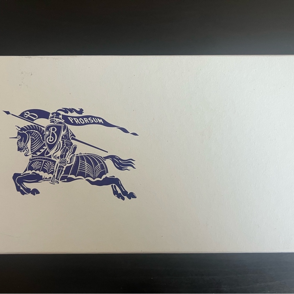 Burberry Sunglasses - Picture 14 of 14